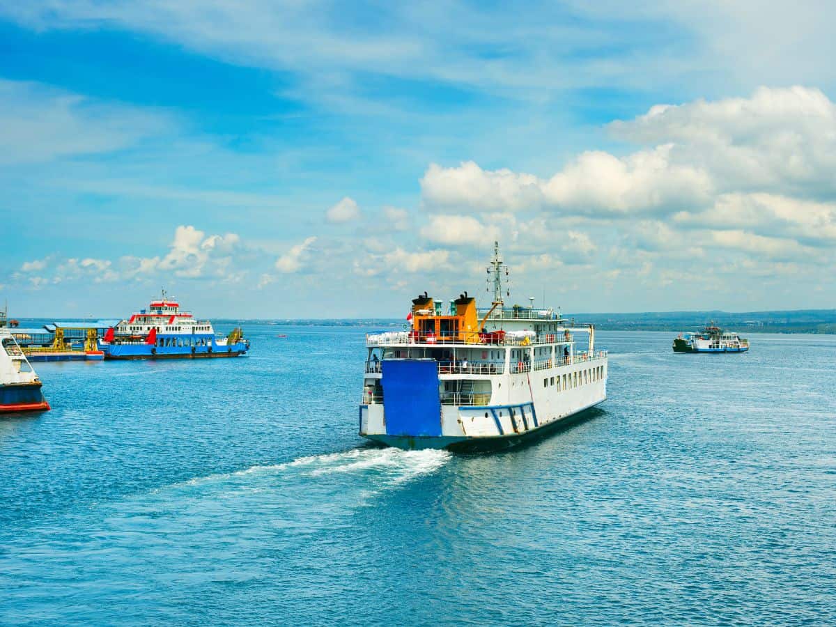 Ferry in Indonesia to round around