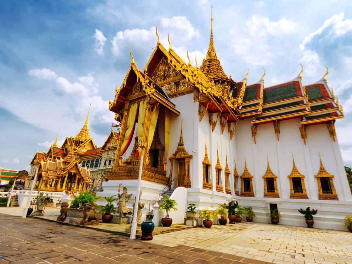 19 Best Activities for Solo Travelers in Bangkok [2024]