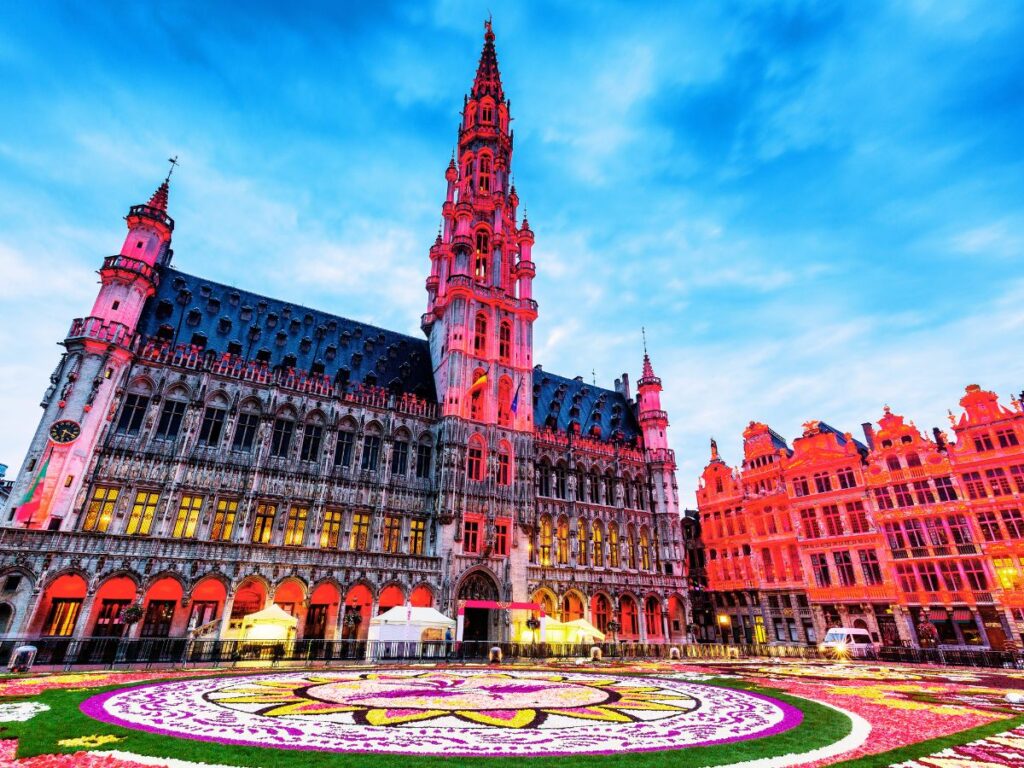 Brussels Citycenter at night with red colorful building