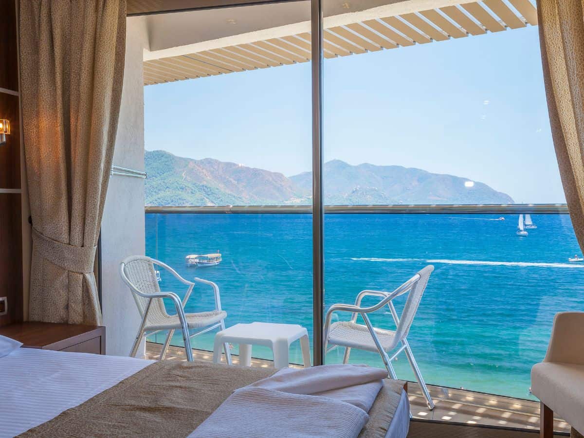 5 Best Boutique & Luxury Hotels In Cinque Terre [2024]