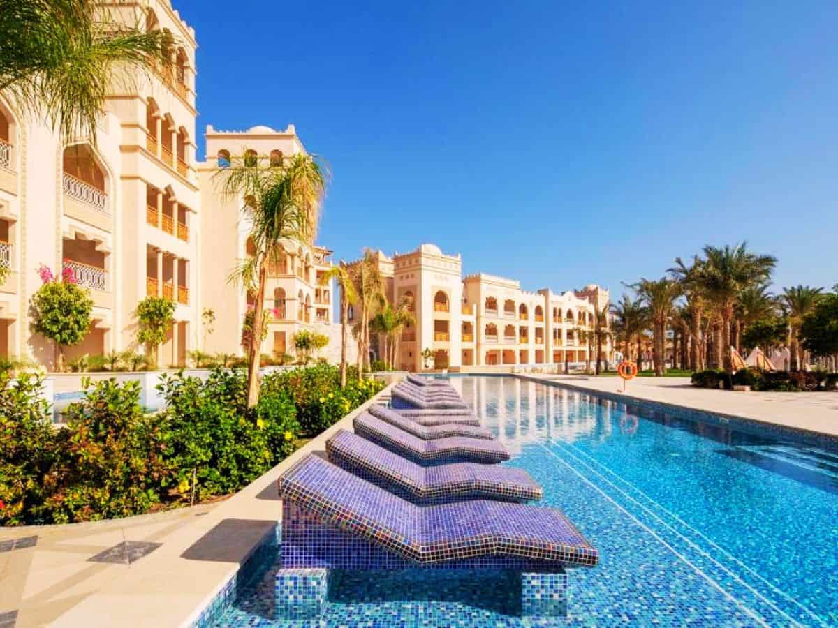  7 Dreamy Honeymoon Resorts in Hurghada [Romance-Ready Stays] - Rina Rusu 